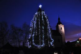 Mikuláš a rozsvícení vánočního stromu obce